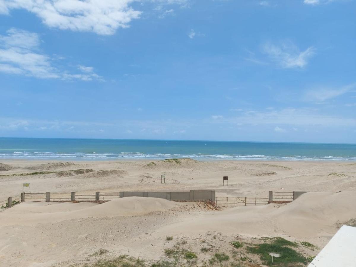 Vilas Na Praia Residence O Paraiso E Aqui Аракати Экстерьер фото